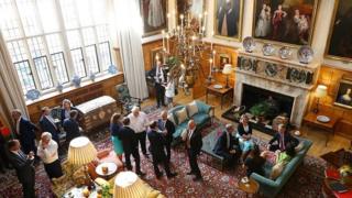 Cabinet ministers in discussion at Chequers