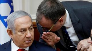 David Keyes (r) speaks to Israeli Prime Minister Benjamin Netanyahu in Jerusalem, June 24, 2018