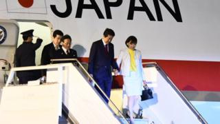 Prime Minister of Japan Shinzo Abe and his wife Akie Abe arrive in Buenos Aires on November 29, 2018