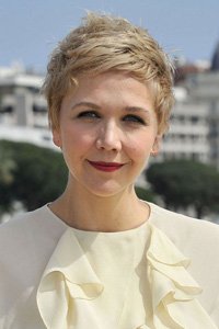 Maggie Gyllenhaal has completely transformed her look by changing her hair colour from a deep brunette to a creamy Champagne blonde, perfect for summer!