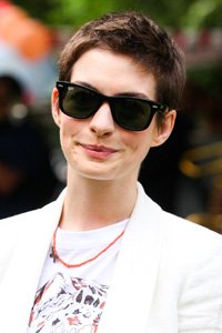 Anne Hathaway has gone for the chop! Her short style compliments her oval face shape and would look great slicked to one side or messed up