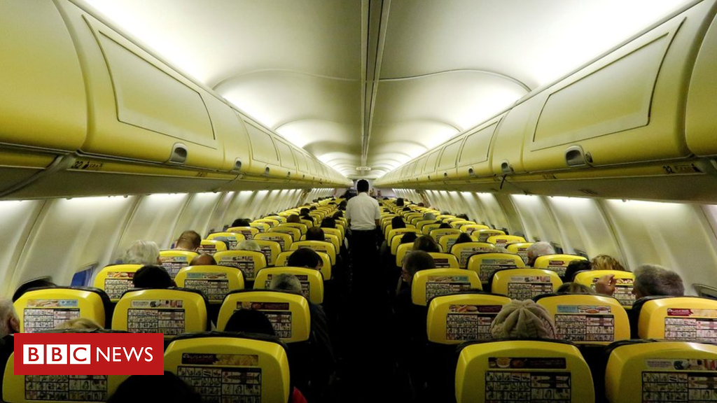 Dozens harm as Ryanair flight loses cabin force