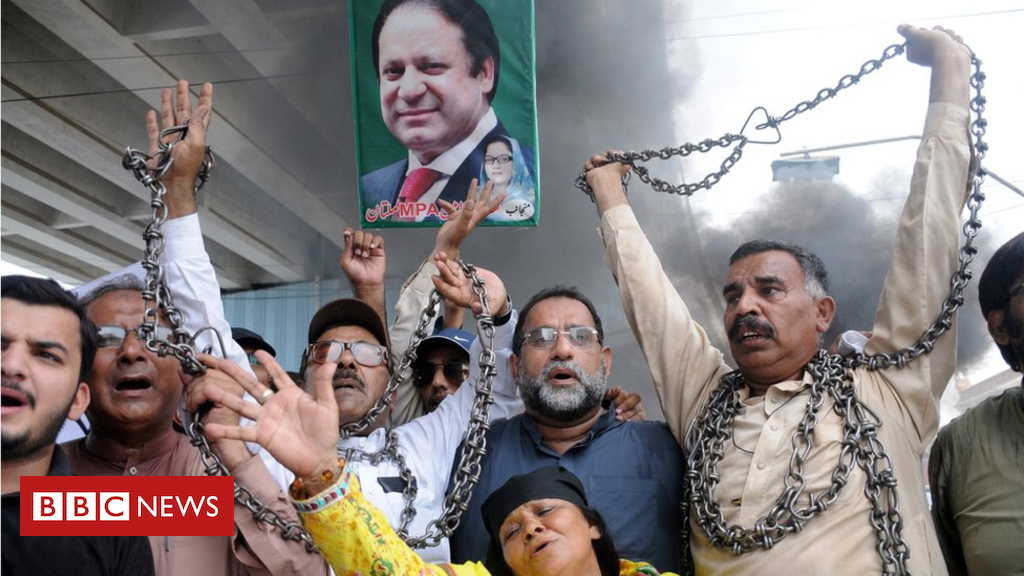 Ex-Pakistan PM Nawaz Sharif returns to stand 'jail cell'