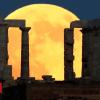 In pictures: Blood moon across the international