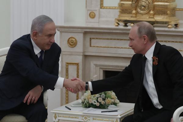 Israeli leader Netanyahu visits Putin in Russia prior to Trump summit