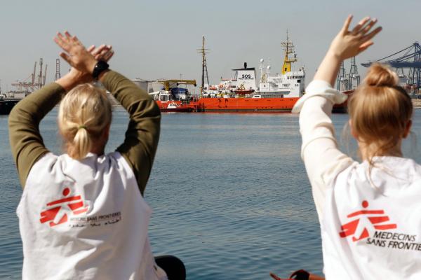 Italian ministry stops first Italian ship carrying migrants