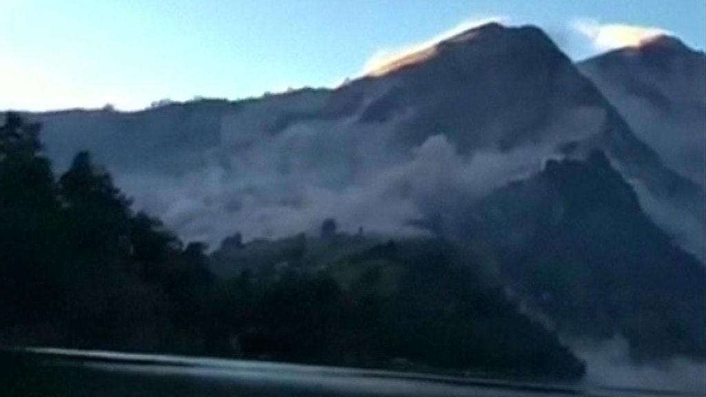 Lombok earthquake: 543 hikers evacuated from Mt Rinjani