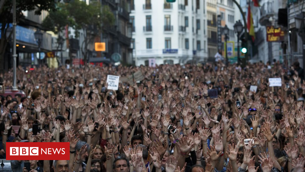 Spain 'wolf pack' case: Lots protest over rape ruling