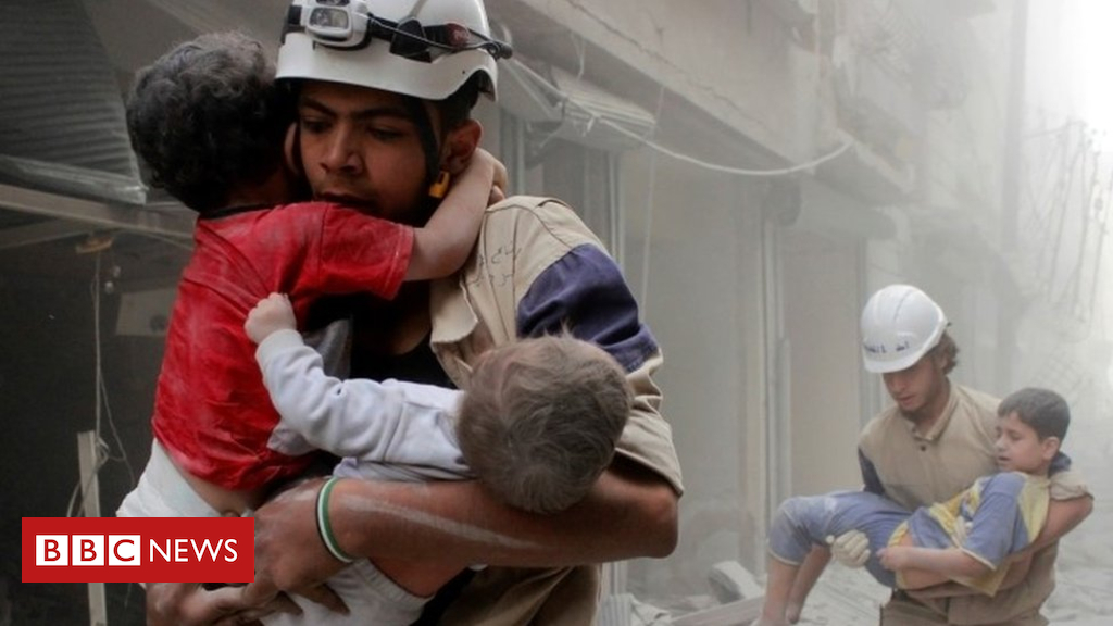 Syria conflict: Israel evacuates 'White Helmets'
