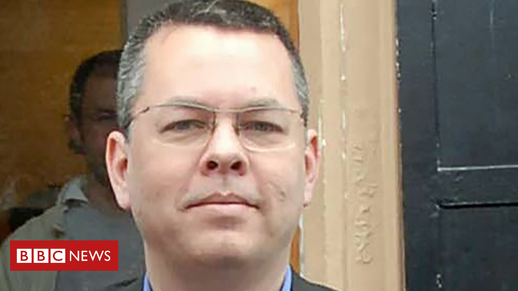 US pastor Andrew Brunson leaves prison in Turkey