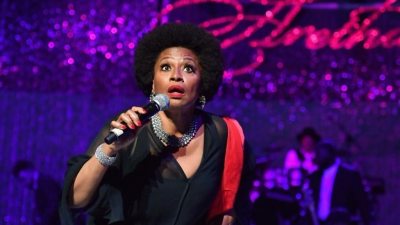 Aretha Franklin: Four Tops lead Detroit tribute concert before funeral