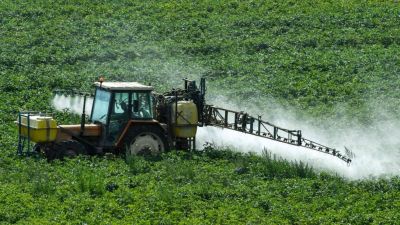 EU settles dispute over leading weedkiller glyphosate