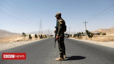 Taliban assault on Afghan city of Ghazni enters third day