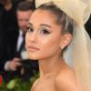 Ariana Grande breaks down talking about Manchester Area attack