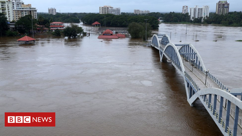 India monsoon floods 'kill 106' in Kerala
