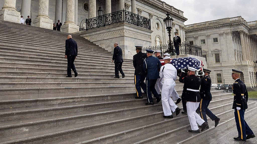 John McCain: Obama and Bush to steer Washington carrier
