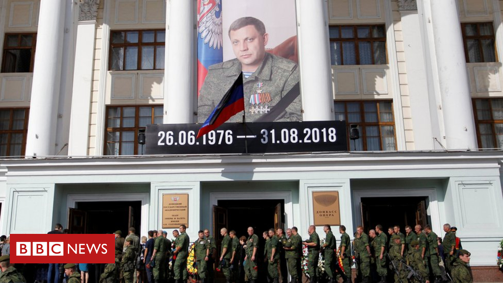 Ukraine concern: Mass turnout for funeral of Donetsk insurrection Zakharchenko