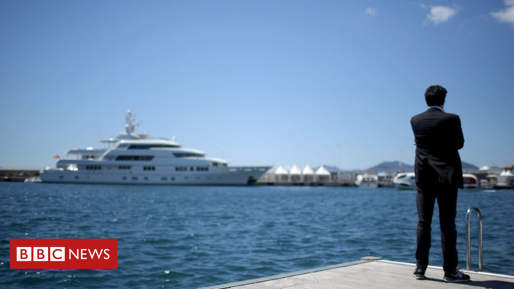 'World's richest 1% get EIGHTY TWO% of the wealth', says Oxfam