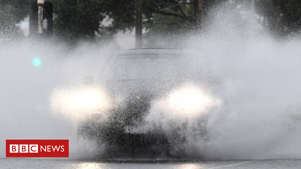 Queensland Cyclone Owen: Tough device might 'wreak havoc'