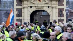 Egypt restricts sales of yellow vests to prevent protests