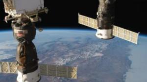 ISS: Spacewalk cosmonauts look into thriller hole